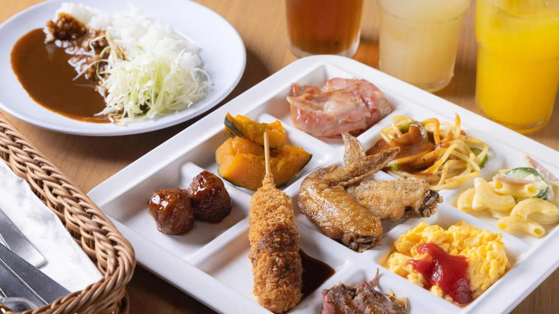 Apa Hotel Nagoya Sakae Higashi 3*,  Japan